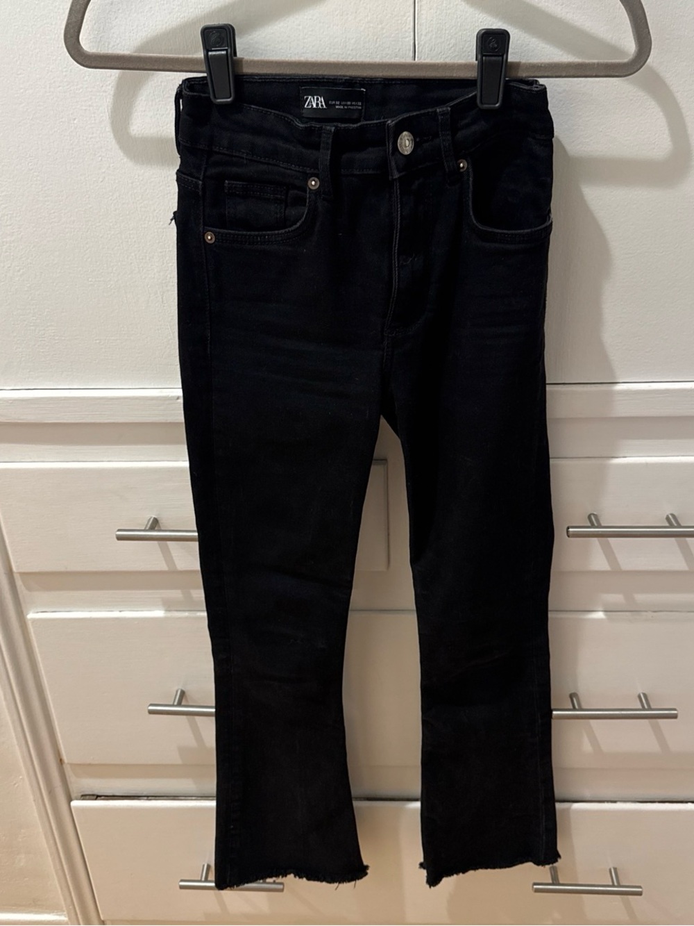 Zara Black Cropped Straight Ankle Jeans